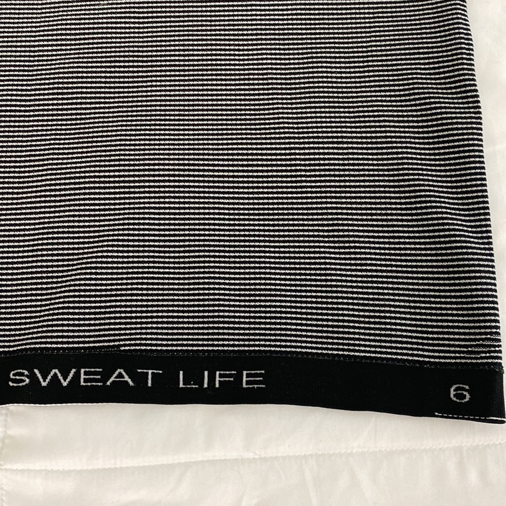Lululemon size 6 Swiftly Racerback tank top - Picture 5 of 6